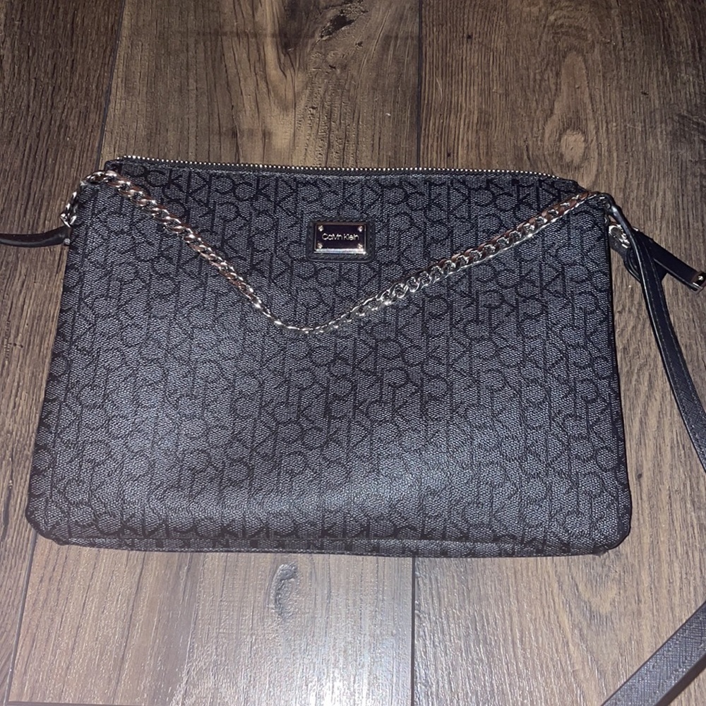 Calvin Klein medium size Crossbody bag with chain - Picture 7 of 7